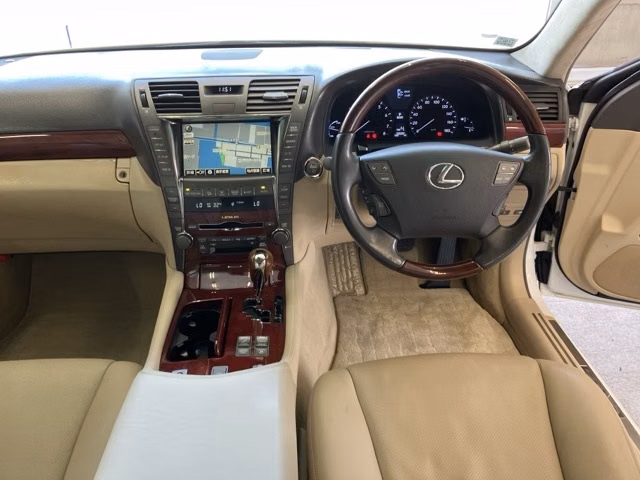 LEXUS LS600H