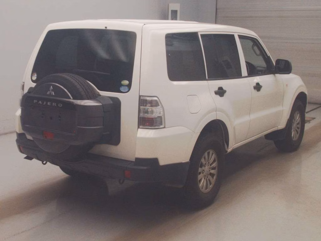 MITSUBISHI PAJERO