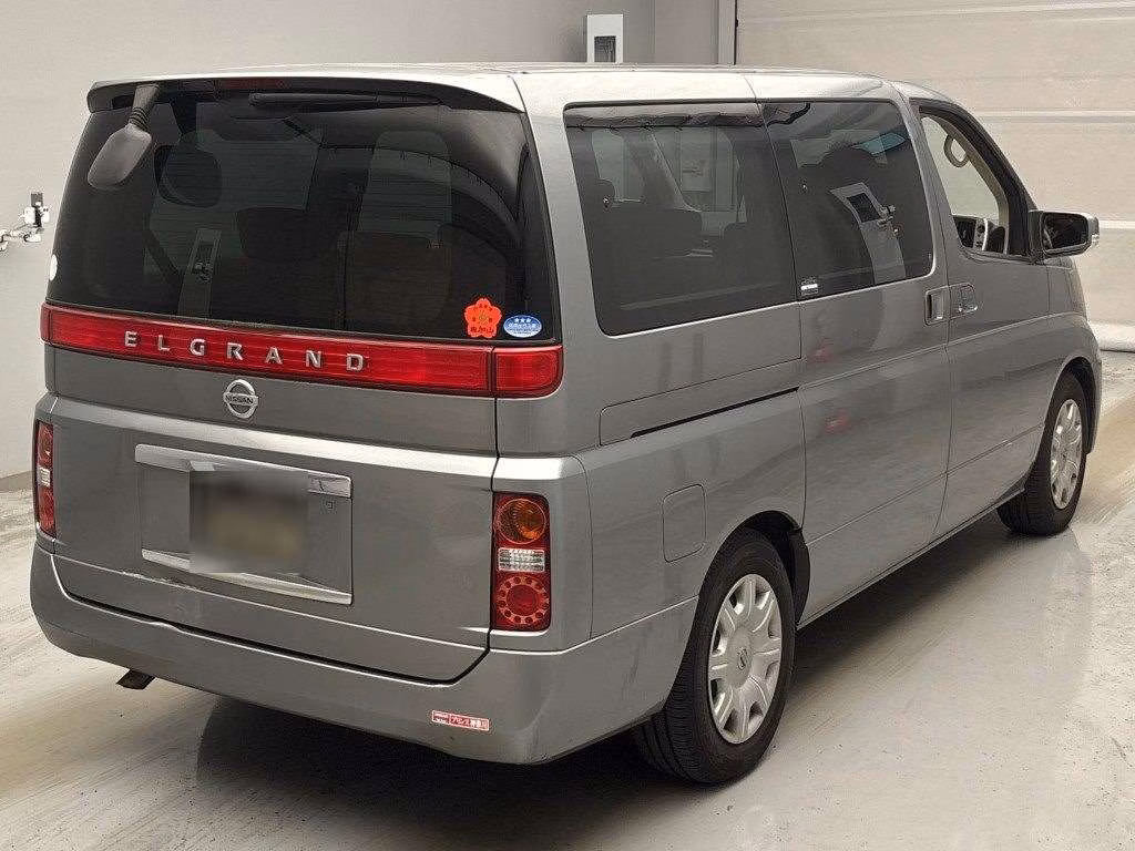 NISSAN ELGRAND