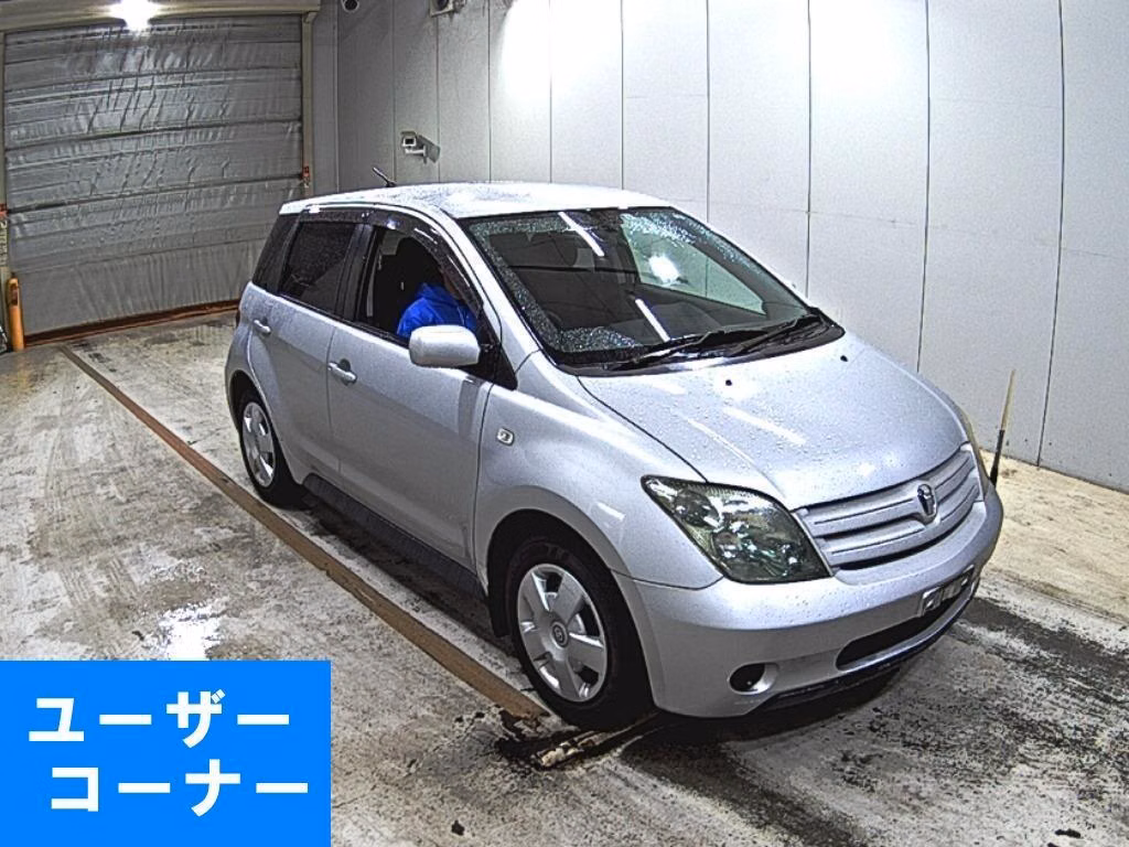 TOYOTA IST