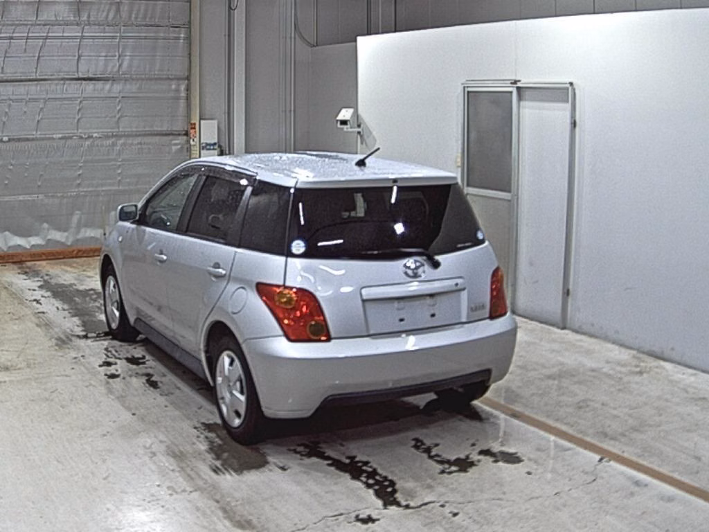 TOYOTA IST