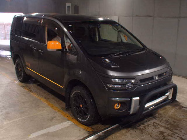 MITSUBISHI DELICA D:5