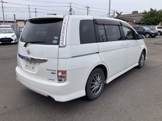 TOYOTA ISIS
