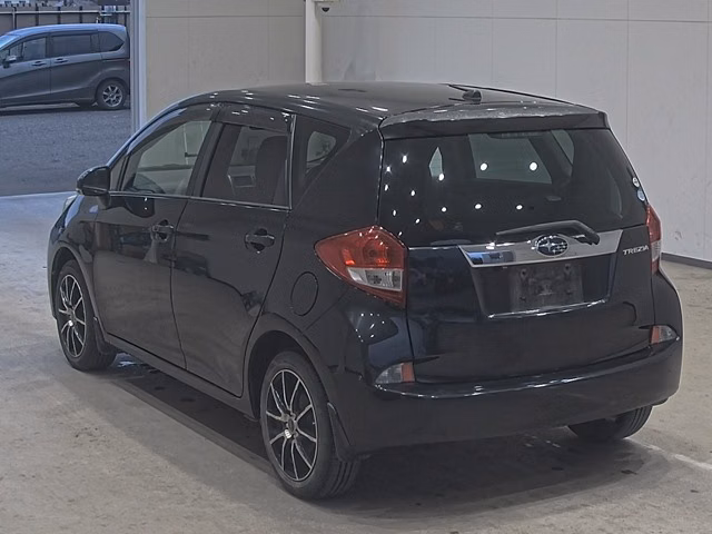 SUBARU TREZIA