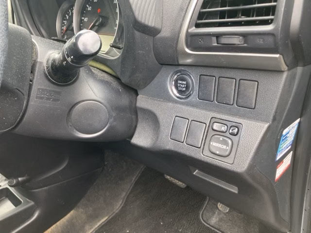 SUBARU TREZIA