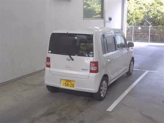 DAIHATSU MOVE CONTE
