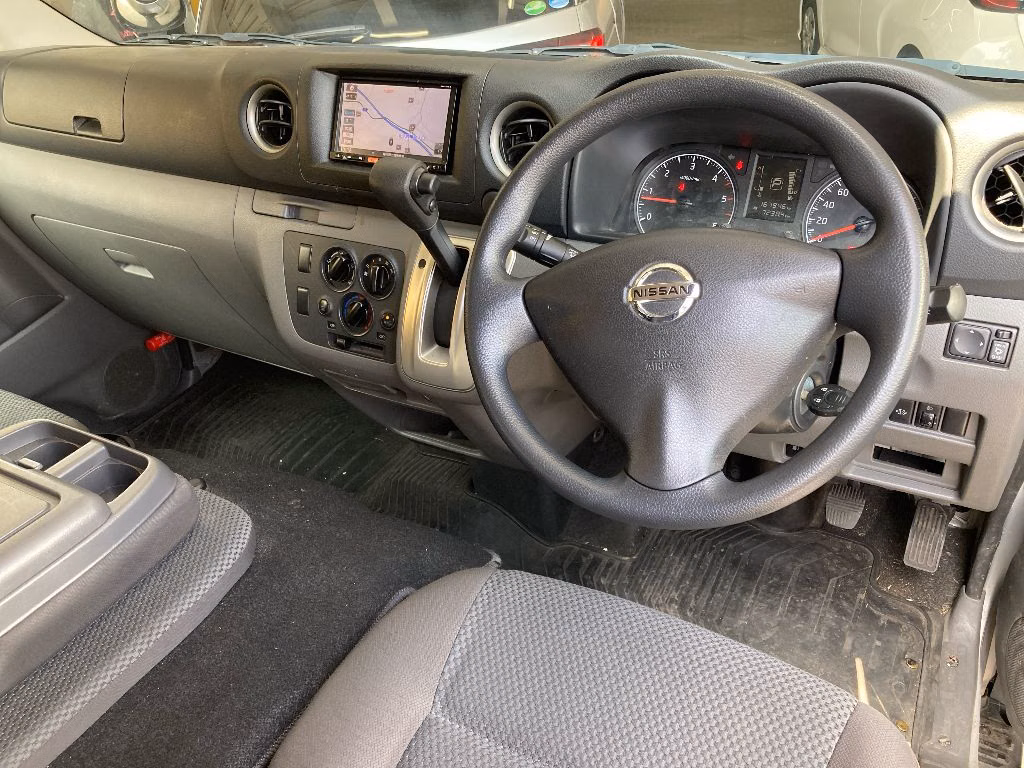 NISSAN NV350 CARAVAN