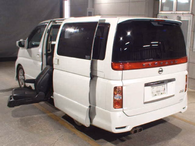 NISSAN ELGRAND
