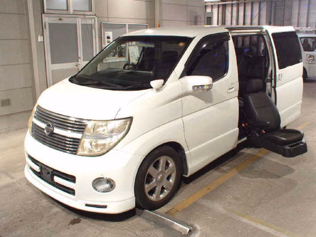NISSAN ELGRAND