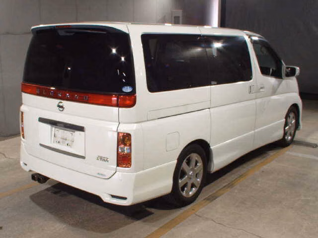NISSAN ELGRAND