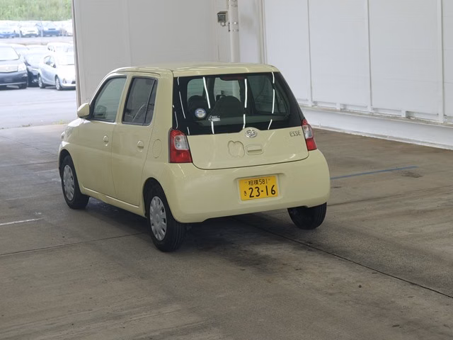 DAIHATSU ESSE