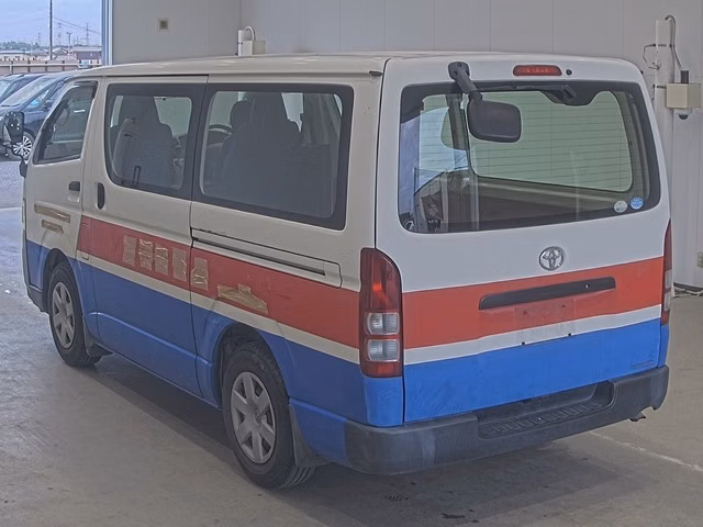 TOYOTA REGIUS ACE