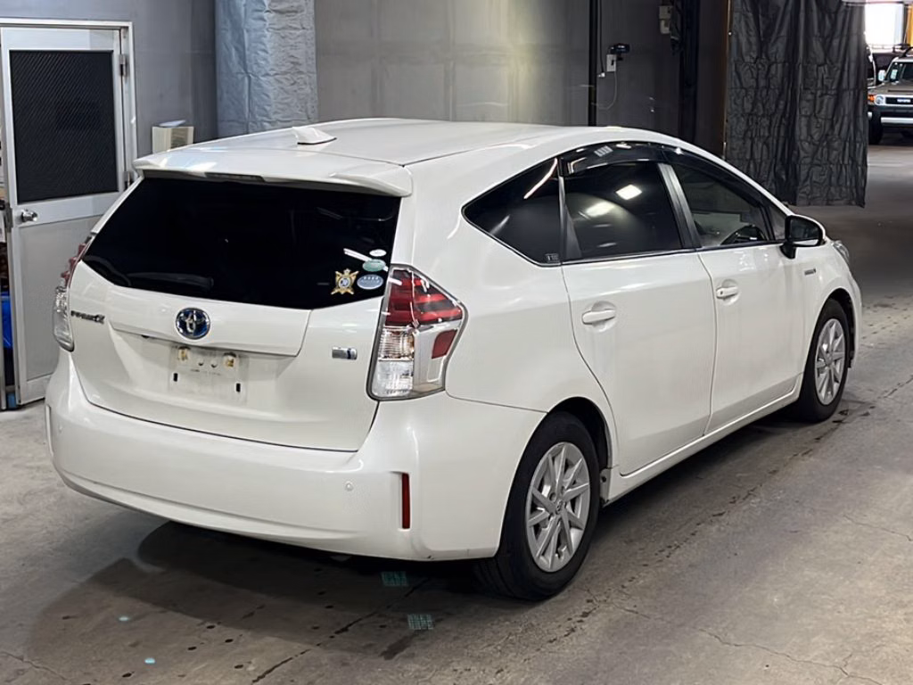 TOYOTA PRIUS ALPHA