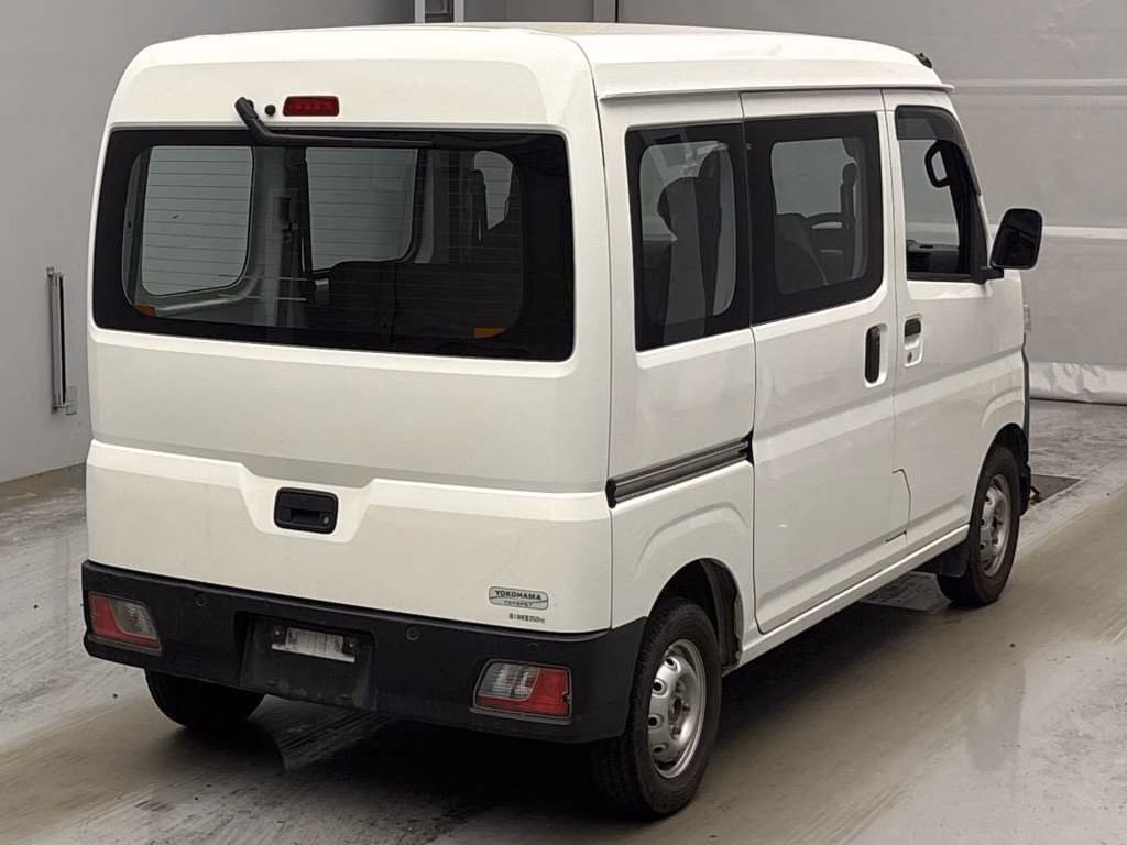 TOYOTA PIXIS VAN