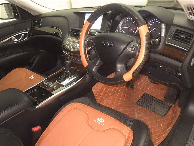 NISSAN FUGA