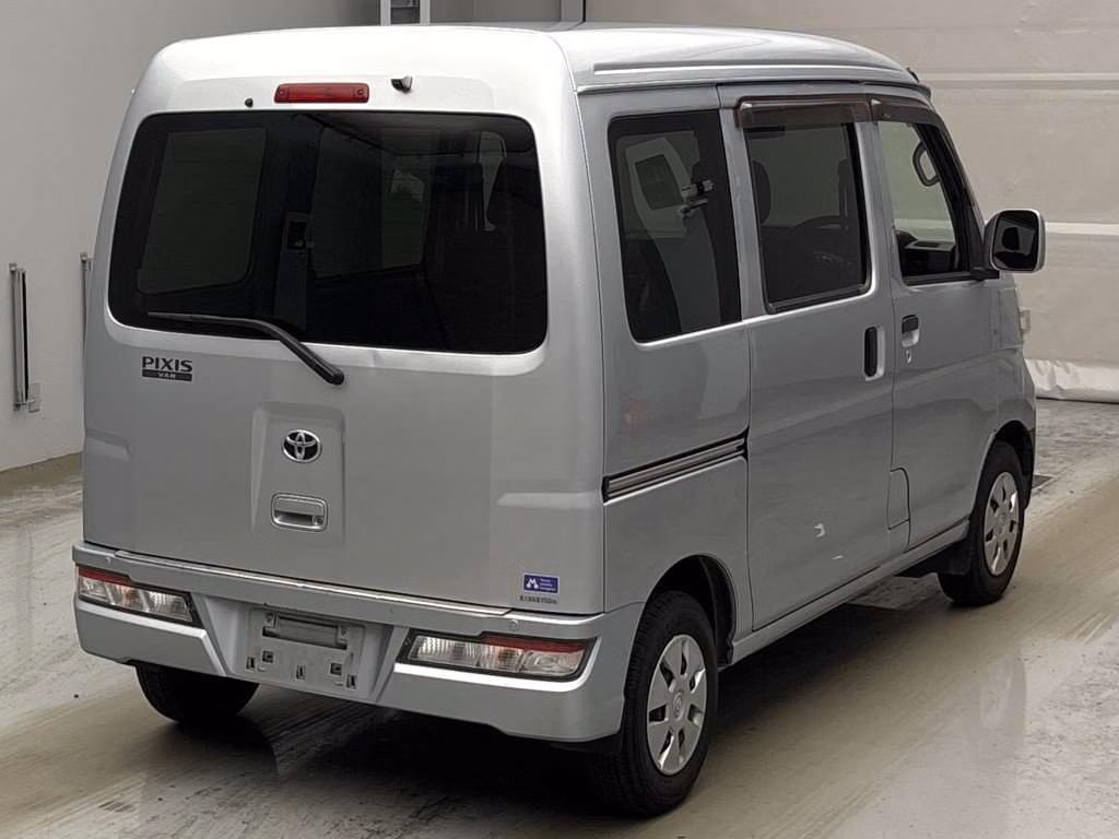 TOYOTA PIXIS VAN