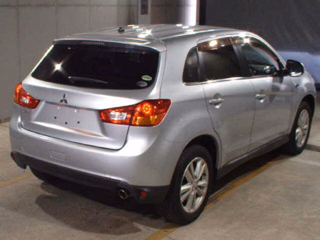 MITSUBISHI RVR