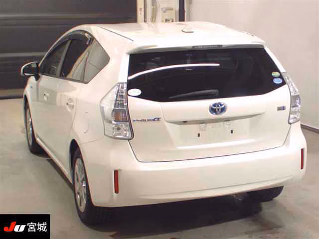 TOYOTA PRIUS ALPHA