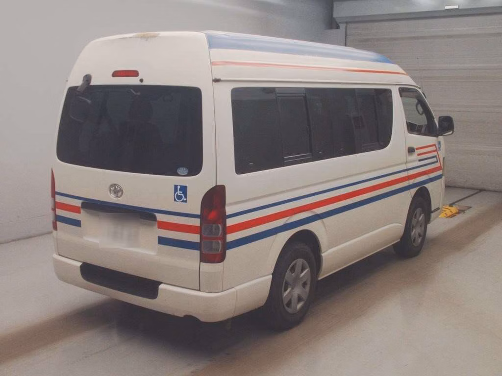 TOYOTA REGIUS ACE