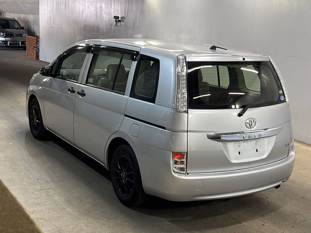 TOYOTA ISIS