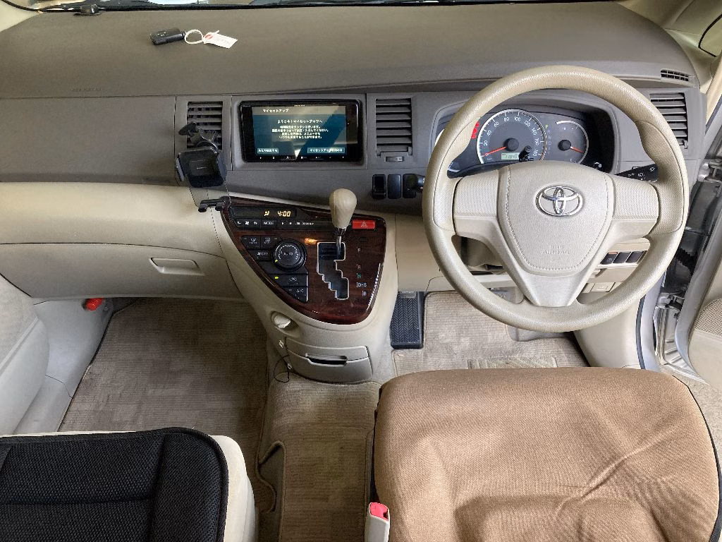 TOYOTA ISIS