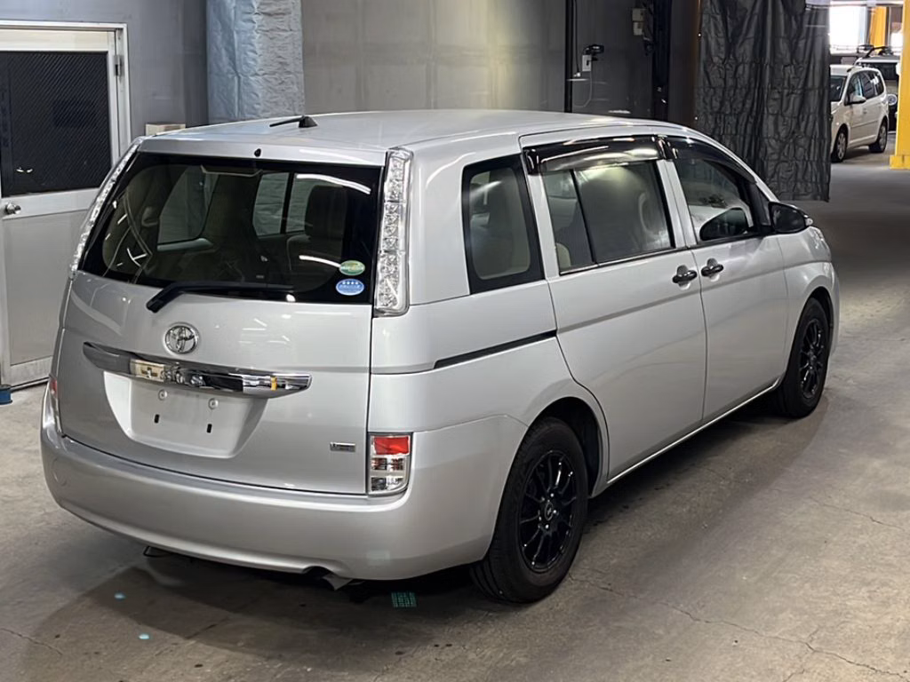 TOYOTA ISIS
