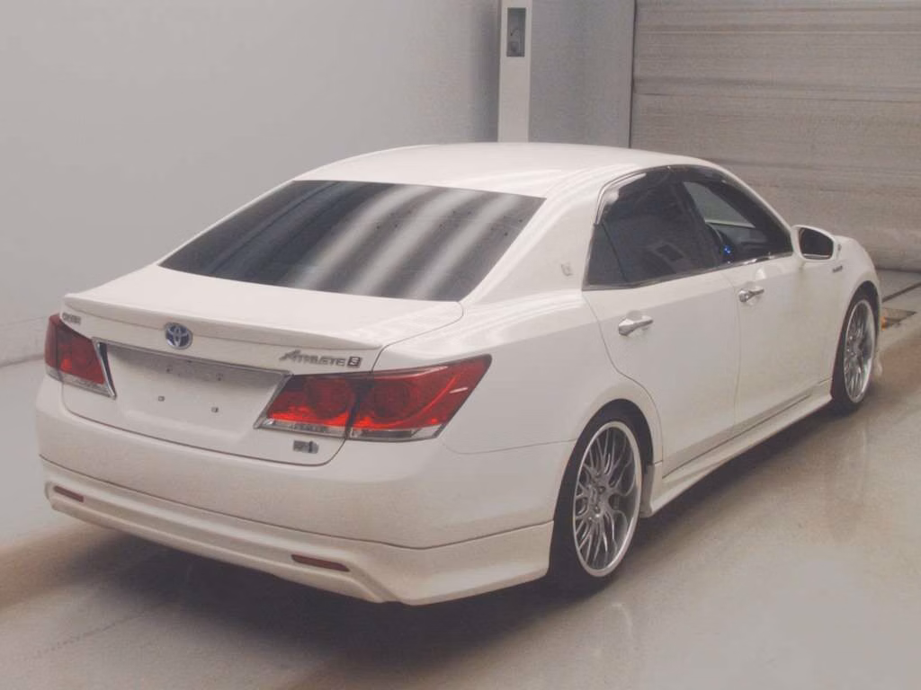 TOYOTA CROWN