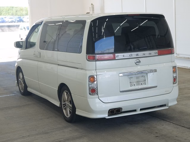 NISSAN ELGRAND