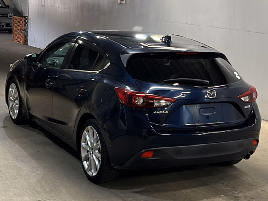 MAZDA AXELA