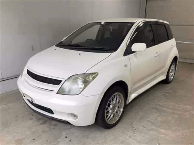 TOYOTA IST