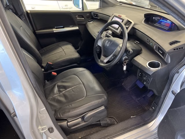 HONDA FREED SPIKE