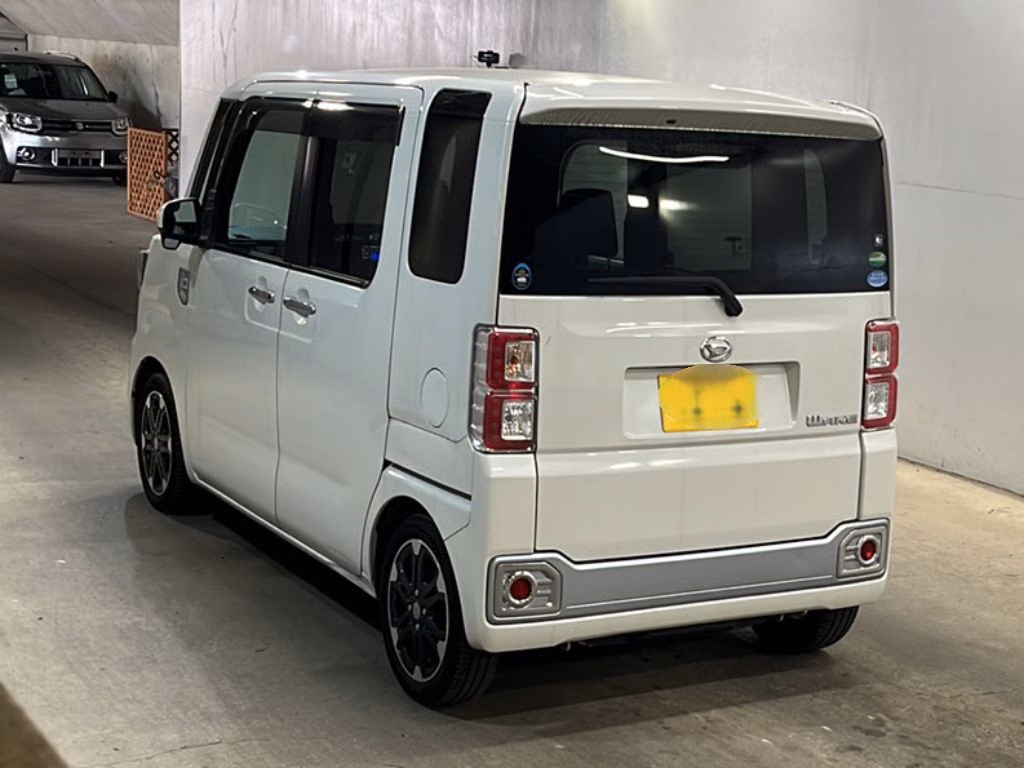 DAIHATSU WAKE