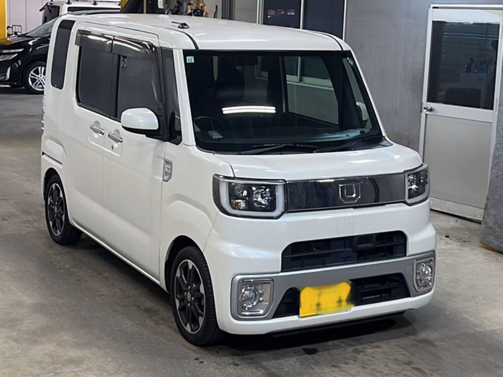 DAIHATSU WAKE
