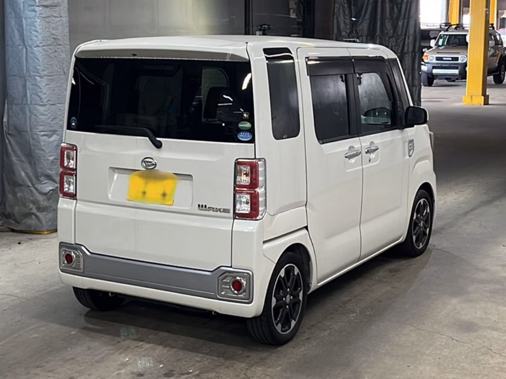 DAIHATSU WAKE