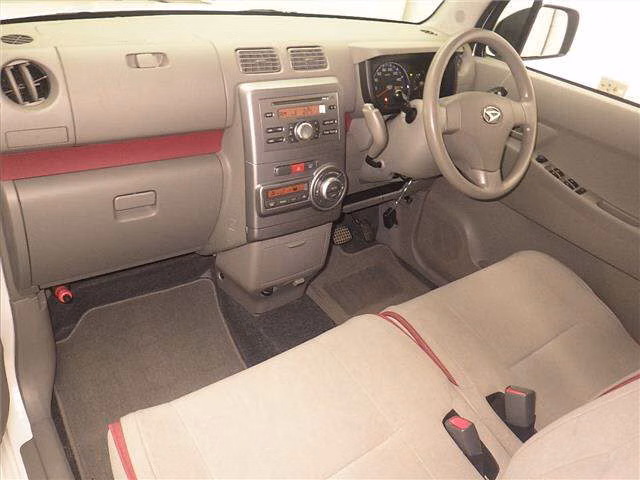 DAIHATSU MOVE CONTE