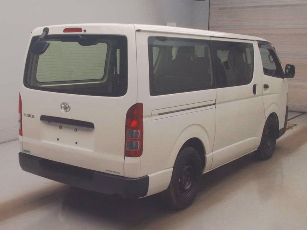 TOYOTA REGIUS ACE