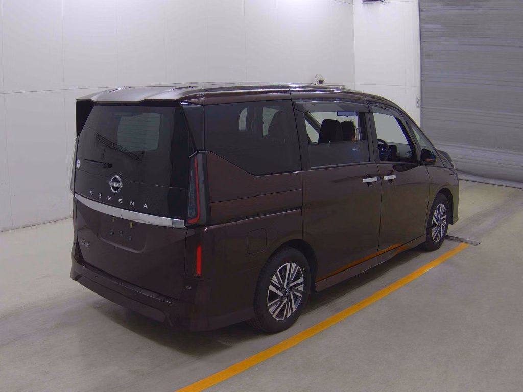 NISSAN SERENA