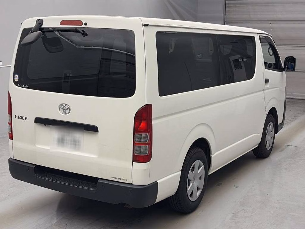 TOYOTA REGIUS ACE