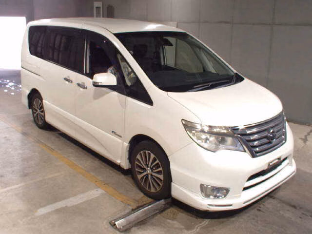 NISSAN SERENA