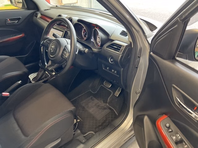 SUZUKI SWIFT