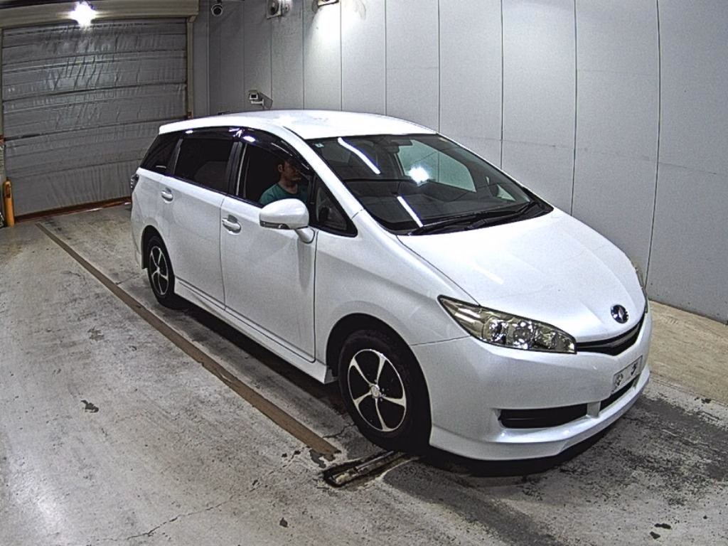 TOYOTA WISH