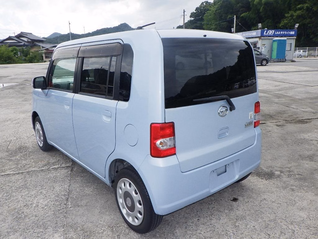 DAIHATSU MOVE CONTE