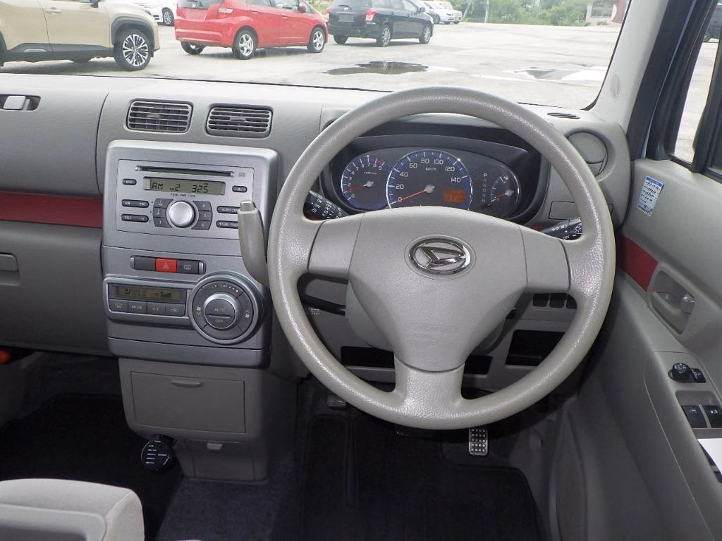DAIHATSU MOVE CONTE