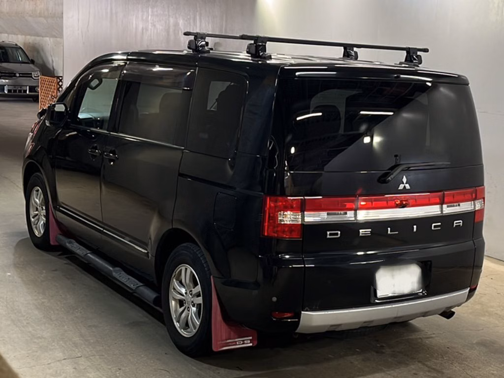 MITSUBISHI DELICA D:5