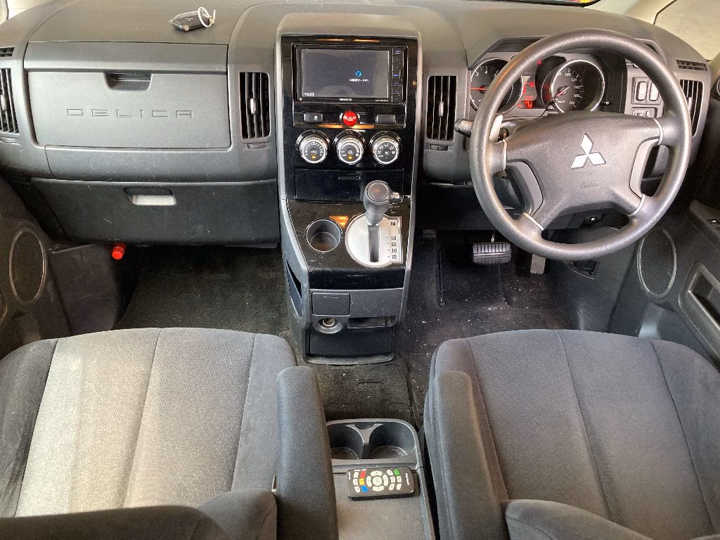 MITSUBISHI DELICA D:5