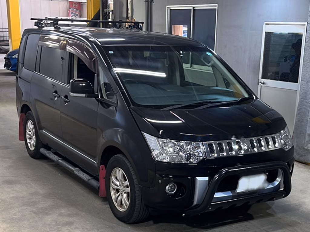 MITSUBISHI DELICA D:5