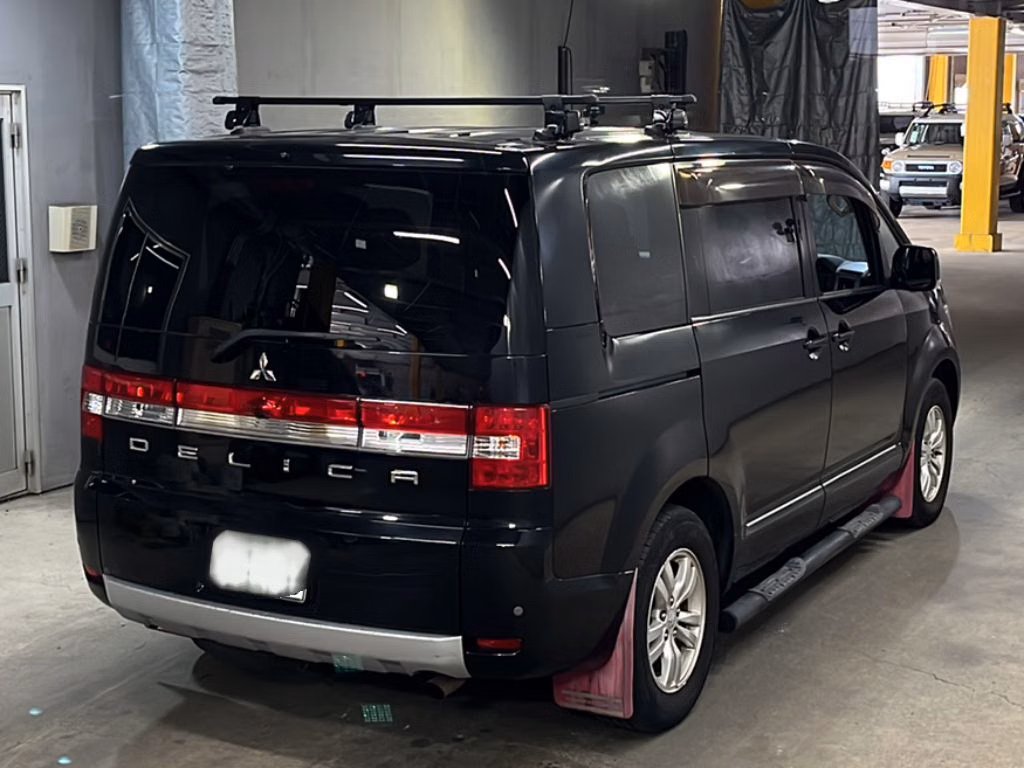MITSUBISHI DELICA D:5