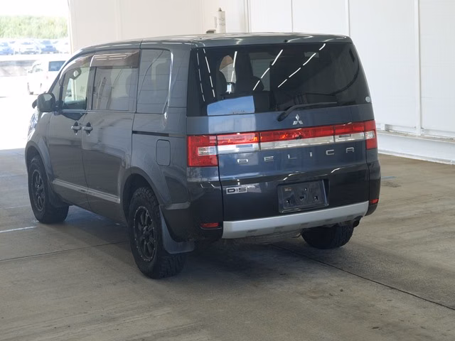 MITSUBISHI DELICA D:5