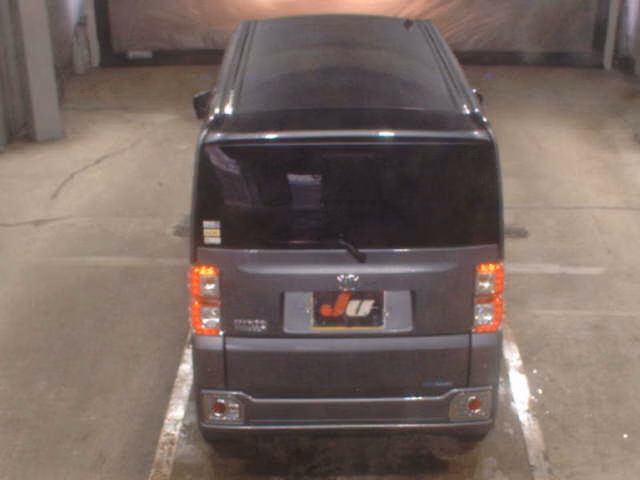 TOYOTA PIXIS MEGA