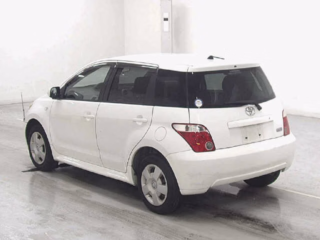 TOYOTA IST